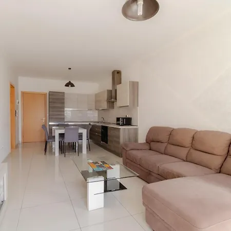 아파트 Two Bedroom - Bugibba - Center - Modern High Floor 세인트폴스베이