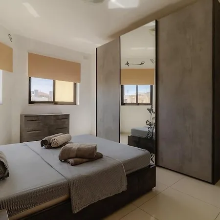 아파트 Two Bedroom - Bugibba - Center - Modern High Floor *