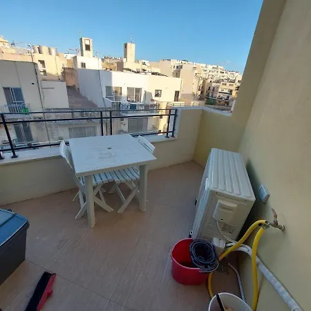 아파트 Two Bedroom - Bugibba - Center - Modern High Floor 세인트폴스베이